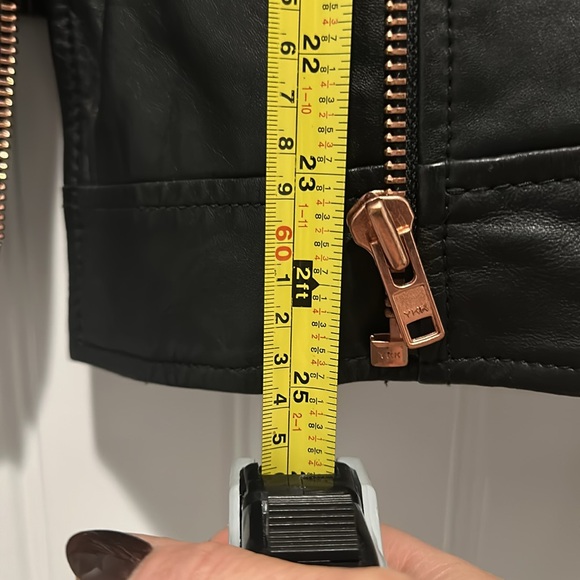 Leather jacket with shearling collar - Picture 8 of 10